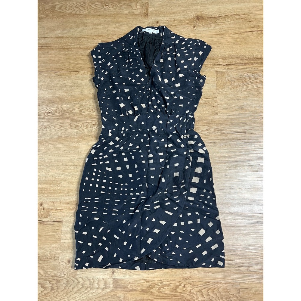 Trina Turk Dress Women's size 4 Navy Cream Geometric Faux Wrap V Neck